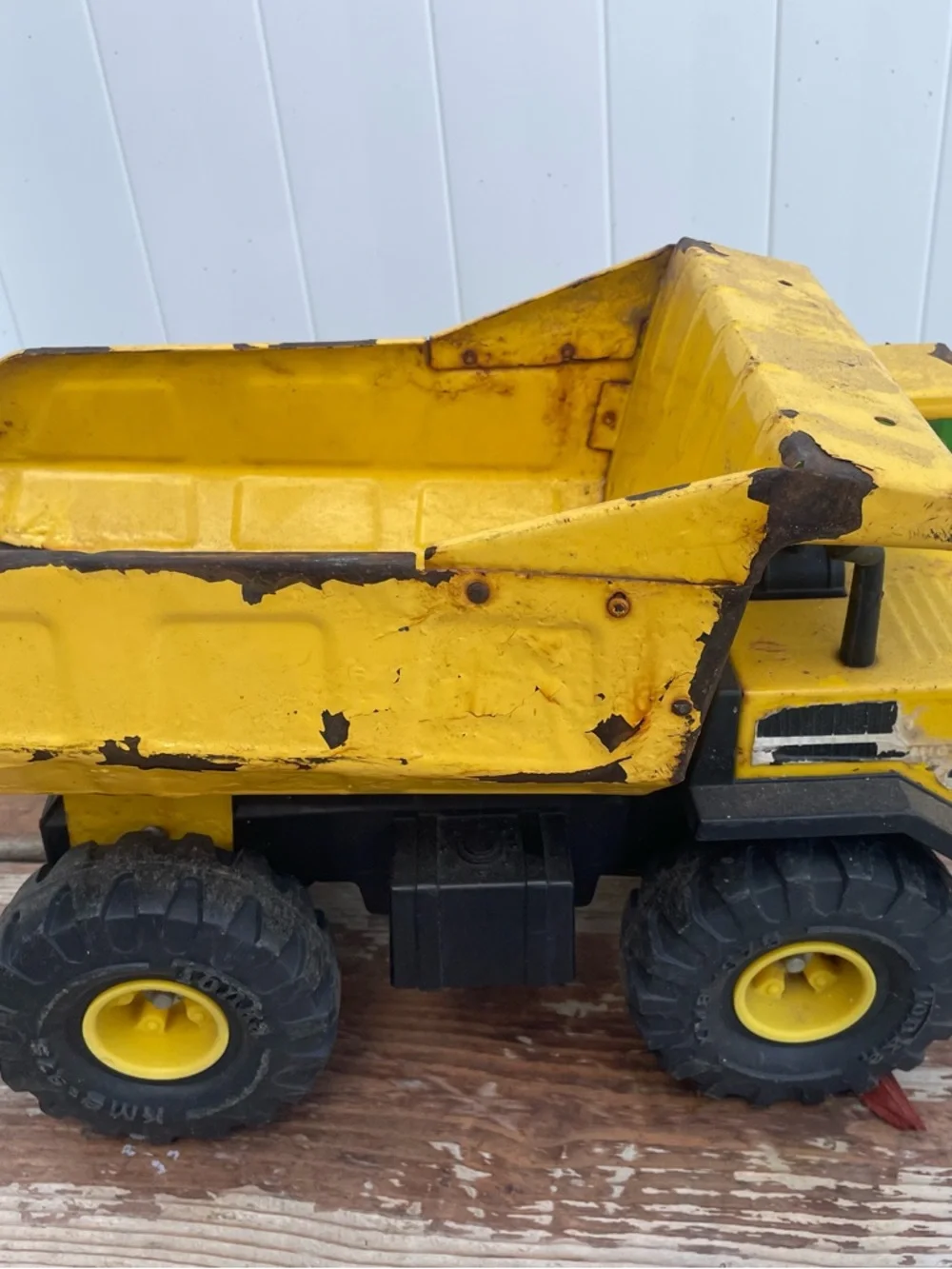 Tonka Metal Dump Truck Kids Toy - Classic Construction Vehicle